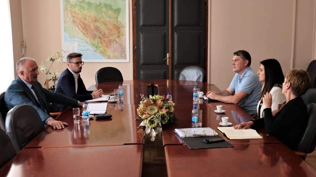 Helez razgovarao s direktoricom NUB BiH o finansiranju državnih institucija kulture