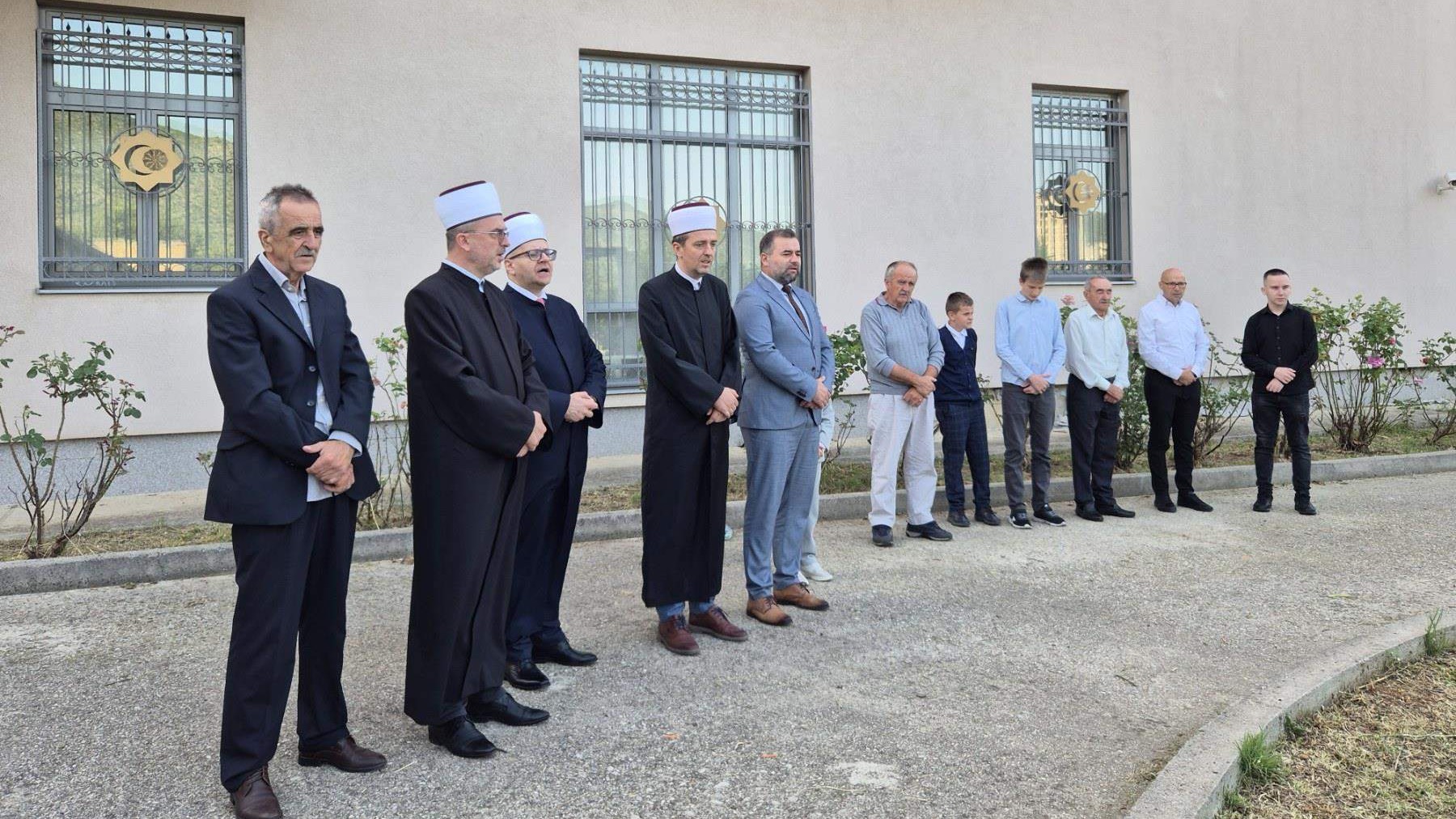 Karađoz-begova medresa: Kurbani pred dušu Karađoz-bega i Ahmed-age Lakišića