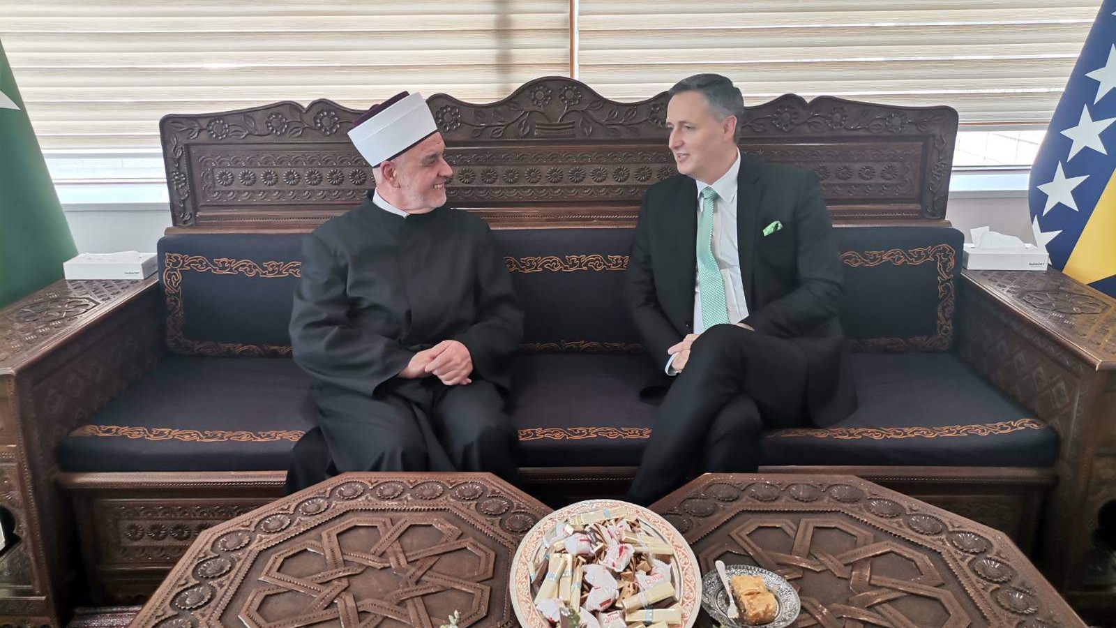 Denis Bećirović čestitao Bajram reisul-ulemi Kavazoviću