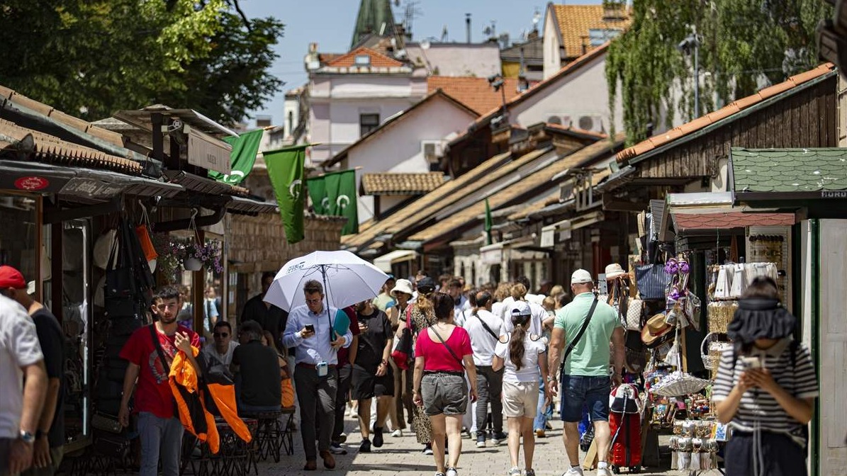 Vikend u Sarajevu: Turisti preplavili bh. prijestolnicu (FOTO)