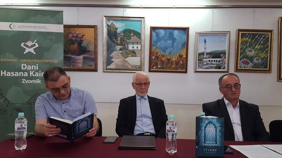 "Dani Hasana Kaimijie": U Kalesiji predstavljena knjiga “Itikaf, poziv na razgovor” autora Rasima Hamidovića