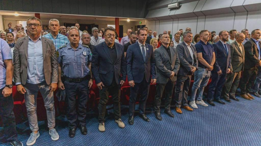 Grad koji je izdržao 1201 dan okruženja - Bihać obilježio Dan svojih branitelja
