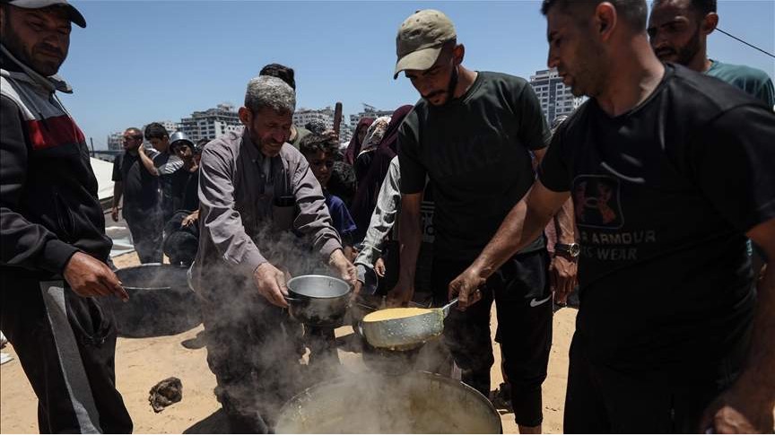 Palestinci u redovima za vodu dok se nastavlja blokada pomoći u Pojasu Gaze