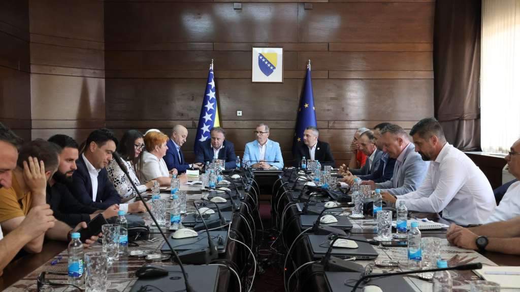 Puna posvećenost Vlade FBiH aktivnostima za obilježavanje 30. godišnjice genocida u Srebrenici