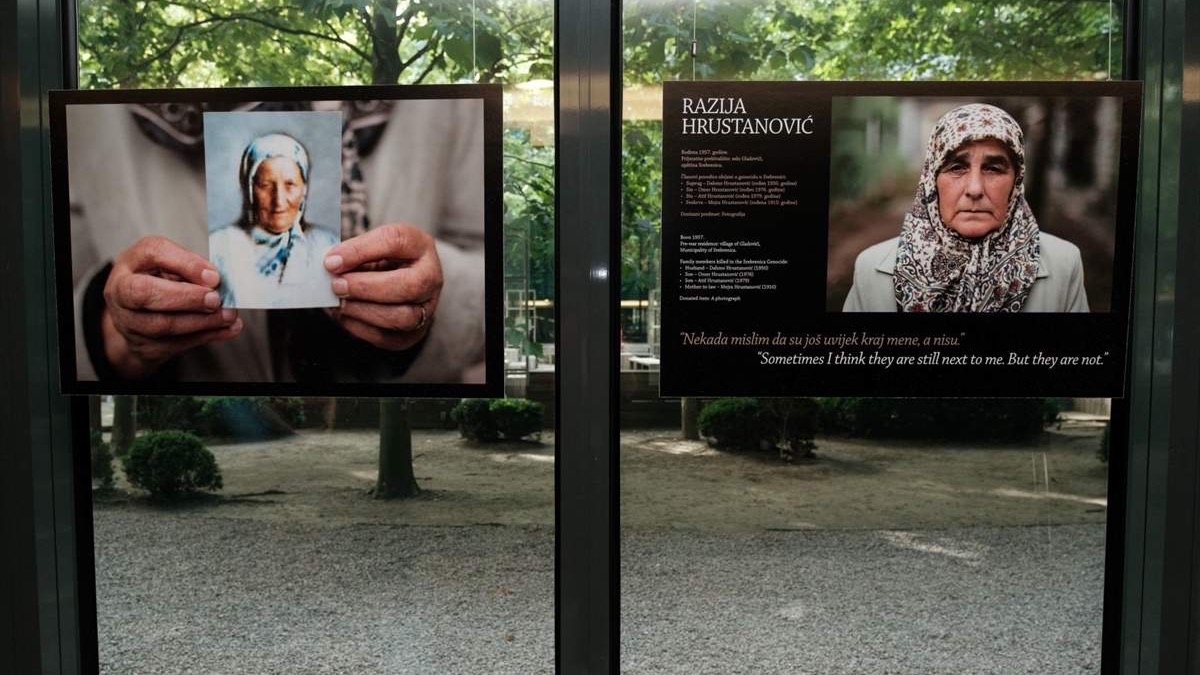 U Briselu otvorena izložba posvećena genocidu u Srebrenici