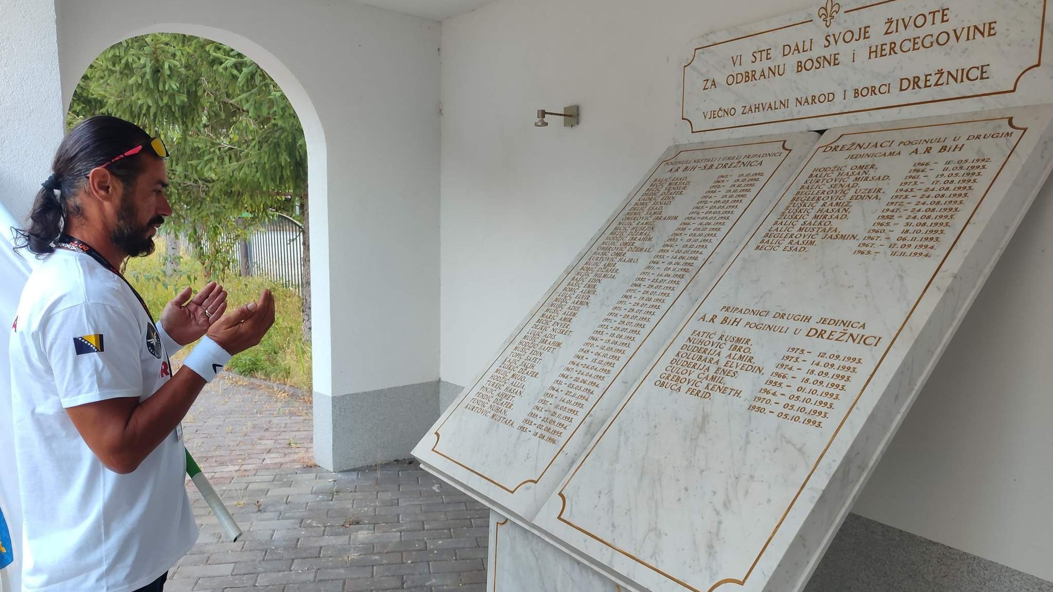 Petnaesti pohod iz Drežnice u Srebrenicu: Ramiz Kadrić ponovo pješači u čast žrtvama genocida
