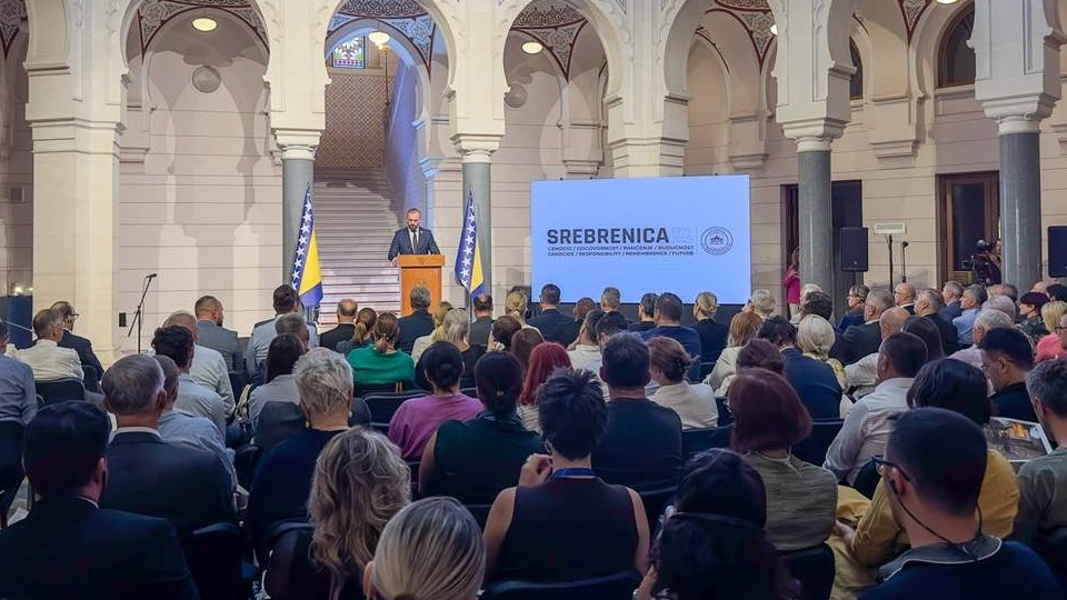 U Sarajevu otvorena međunarodna konferencija o genocidu: Srebrenica mora biti univerzalna opomena