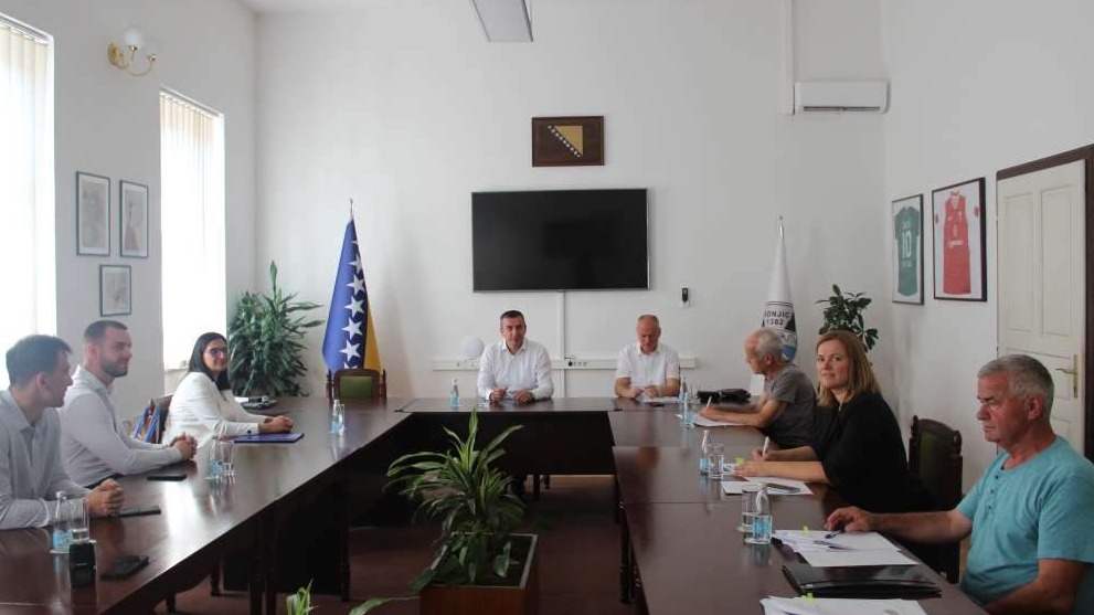 Uručeni ugovori za izgradnju četiri stambena objekta pogođena poplavama na području Konjica