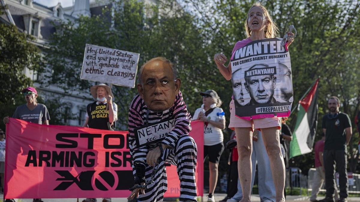 Propalestinski demonstranti okupili se ispred Bijele kuće uoči posjete izraelskog premijera