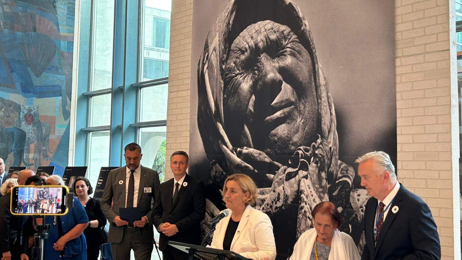 U sjedištu UN-a otvorena izložba "Naslijeđe nade nakon genocida u Srebrenici: Putovanje nove generacije"