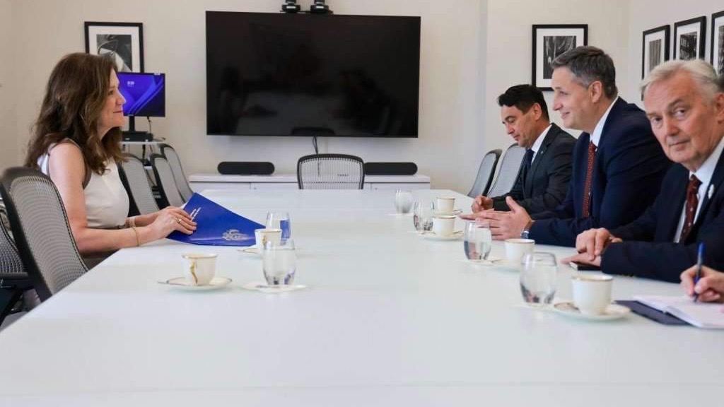 Bećirović razgovarao sa Sheaom - Strateško opredjeljenje BiH jačanje svestranih veza sa SAD-om
