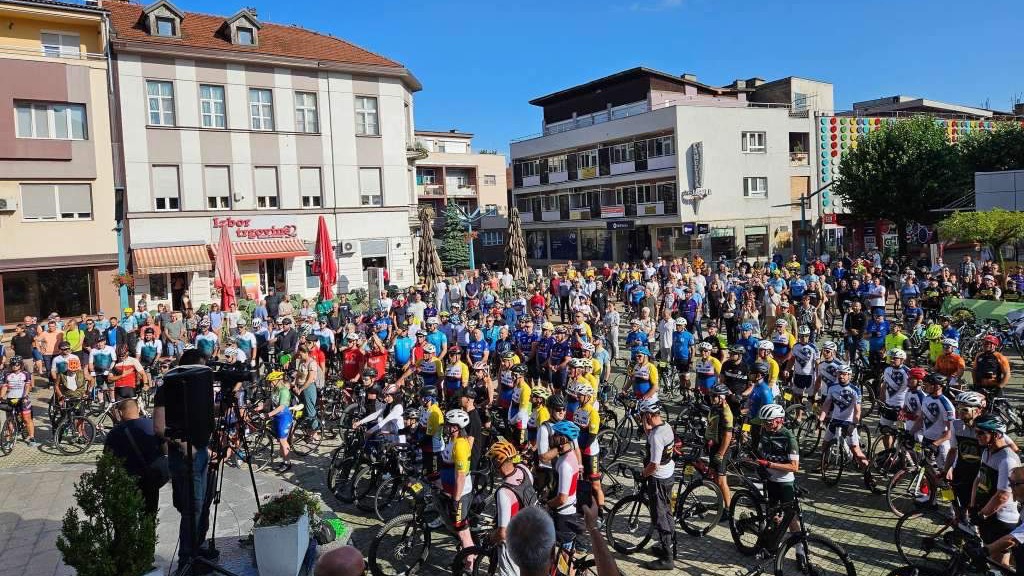 Startao 21. biciklistički maraton Bihać-Srebrenica, učestvuje 300 biciklista