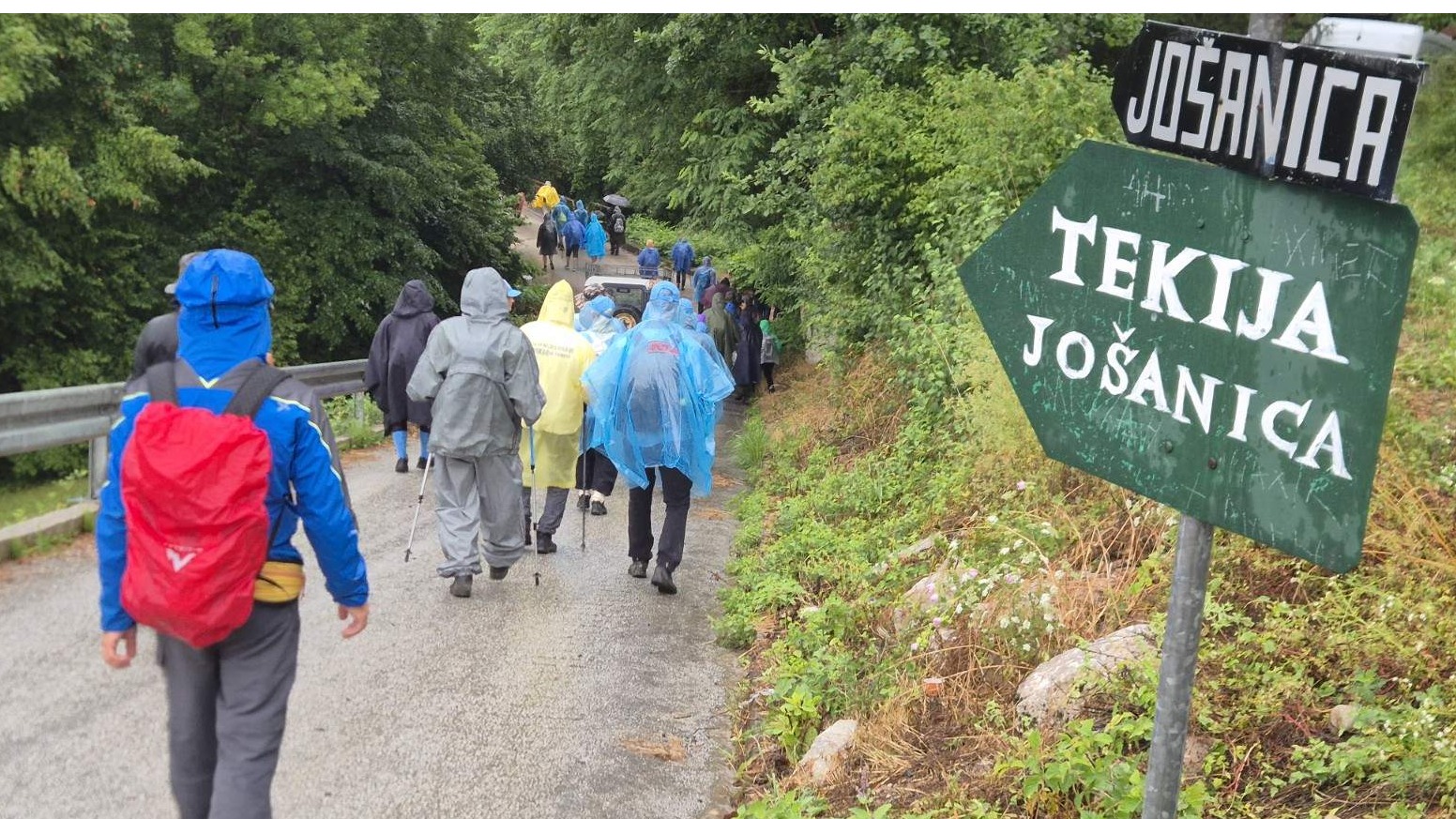 Kolona "Marša mira" krenula ranije zbog kiše