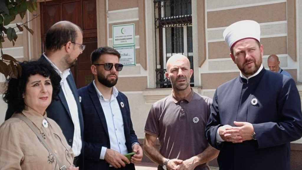 Počelo trodnevno "Čitanje za Srebrenicu" ispred Islamskog centra u Zenici