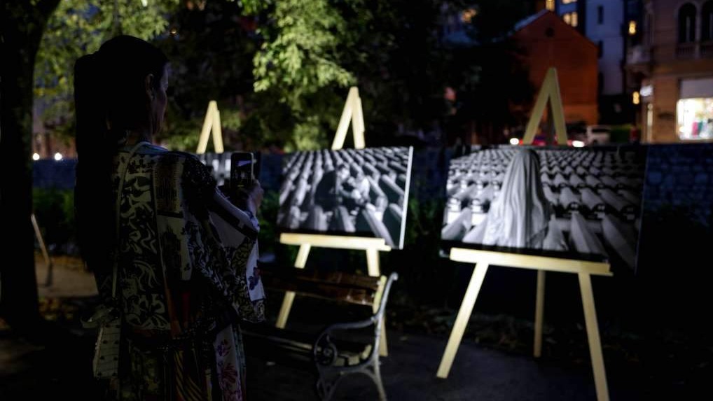 Otvorena izložba autora Velije Hasanbegovića "Potočarske sjene"