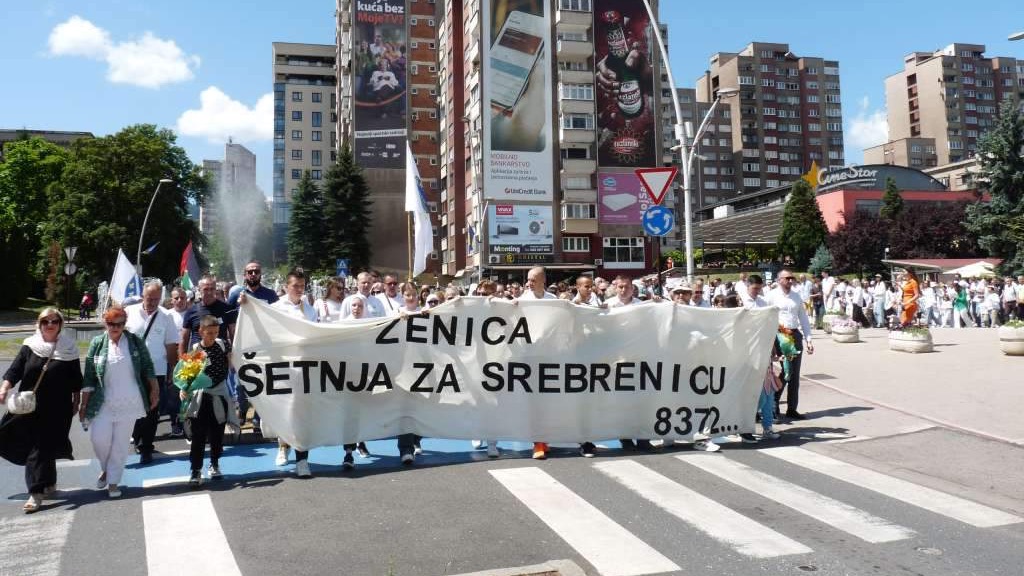 Zeničani danas šetali za Srebrenicu
