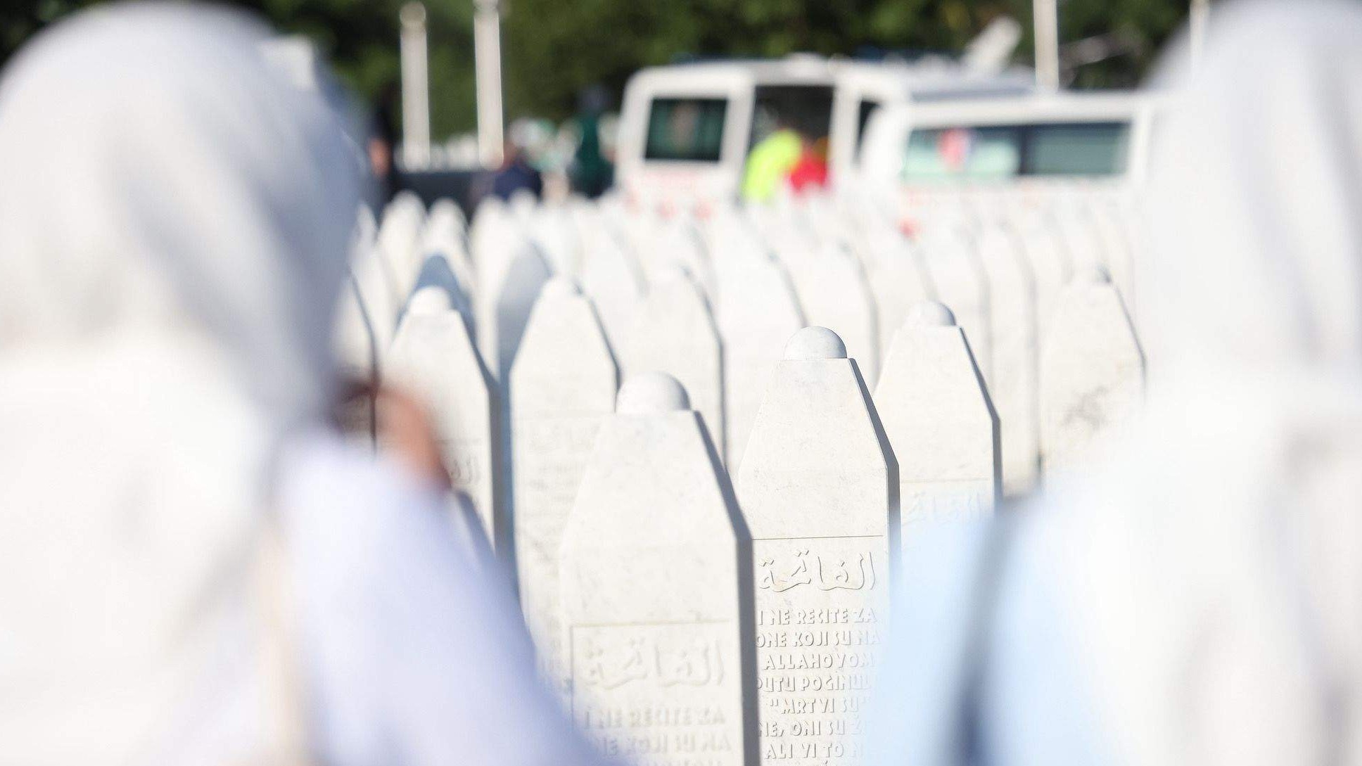 Srebrenica: Gledamo bijele nišane i živimo od dženaze do dženaze