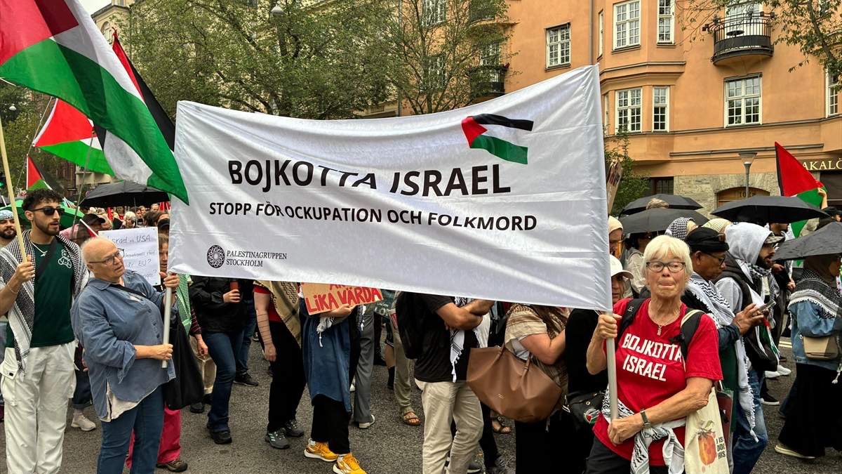 Masovni protest zbog izraelskih napada na Gazu održan u centru Stockholma
