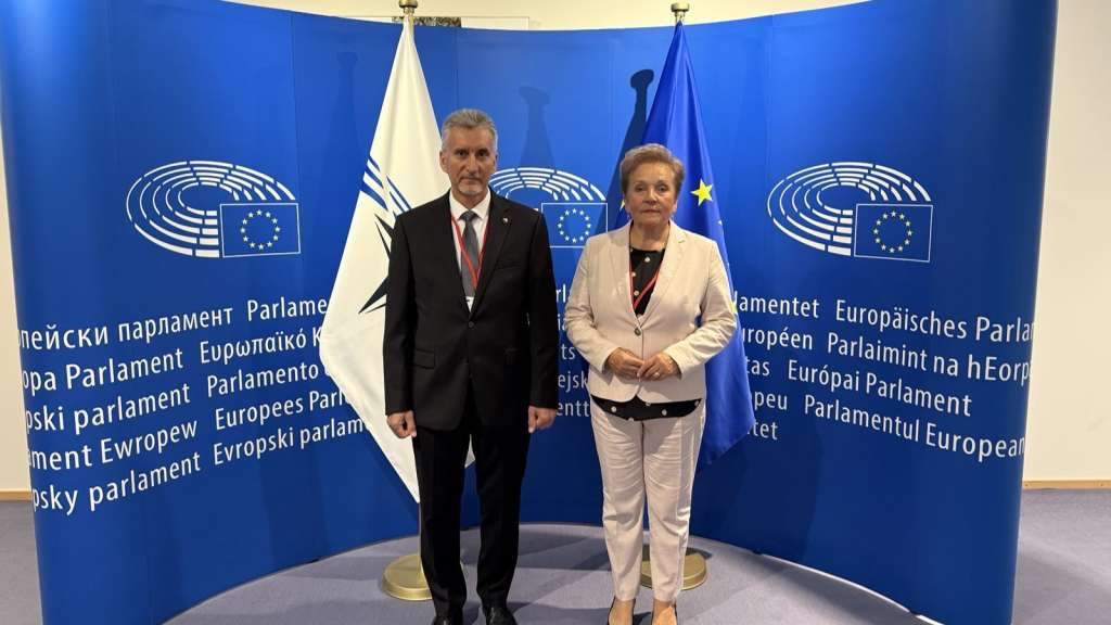 Članovi Delegacije PSBiH u PSNATO-a u Briselu na Rose-Roth seminaru