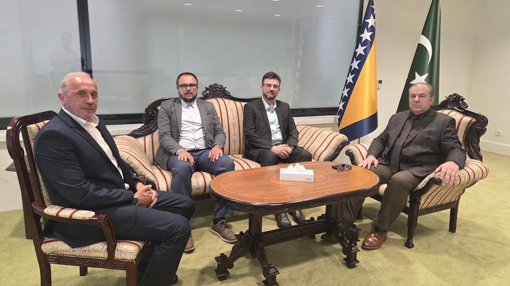 Muftija Ćeman posjetio Upravu za vjerske poslove