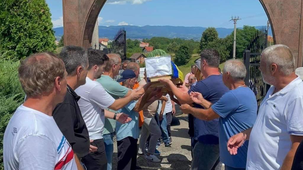 Kolektivna dženaza i ukop sedam žrtava danas u Memorijalnom centru Kamičani