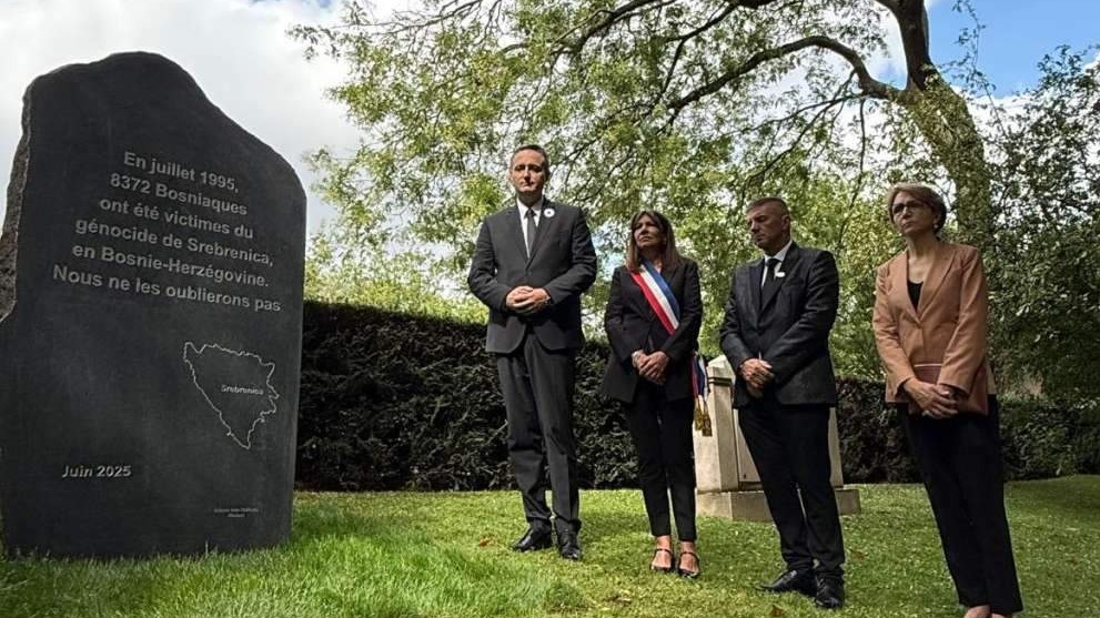 Bećirović s gradonačelnicom Pariza otvorio Spomenik žrtvama genocida u Srebrenici