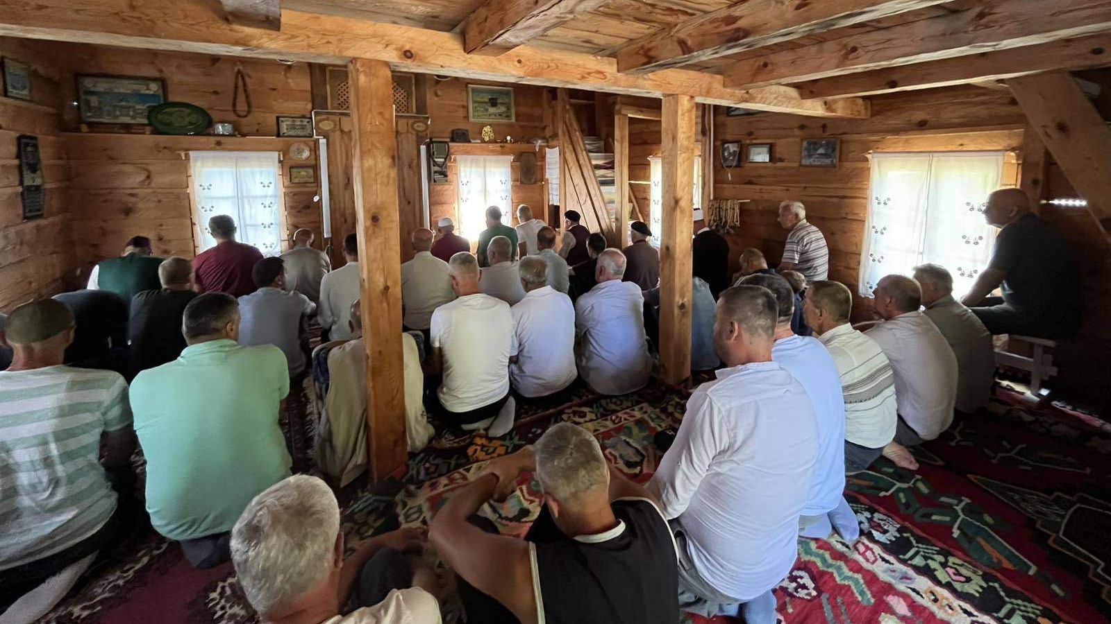 Klanjana džuma u Hajdar-dedinoj džamiji na Karićima, večeras centralni program manifestacije