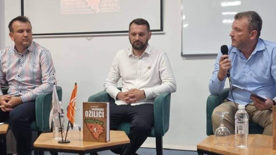 U Zavidovićima predstavljena knjiga "Srebrenica ožiljci", Adema Mehmedovića