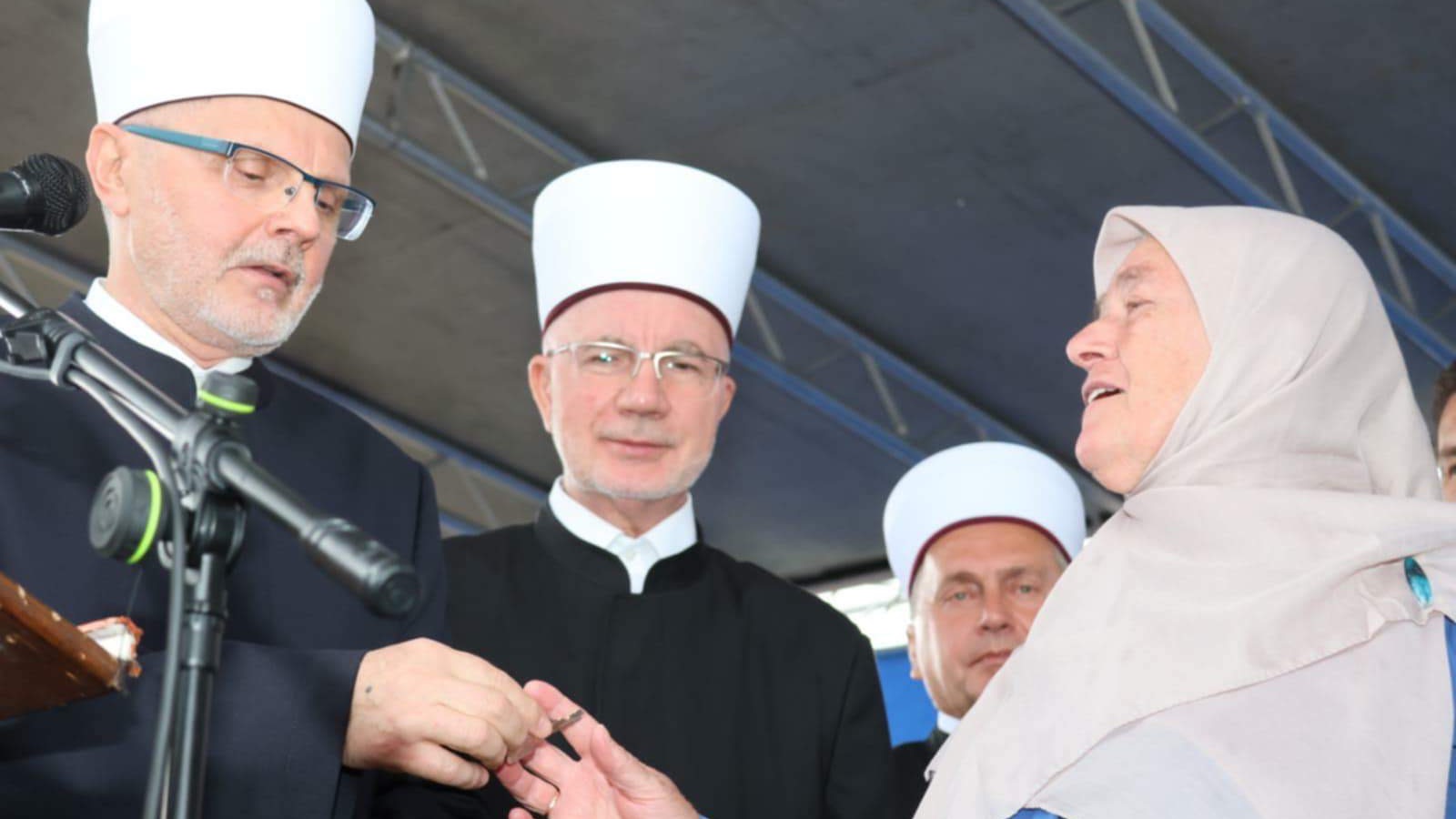 Uz prisustvo velikog broja vjernika svečano otvorena džamija u džematu Tinja (Srebrenik)