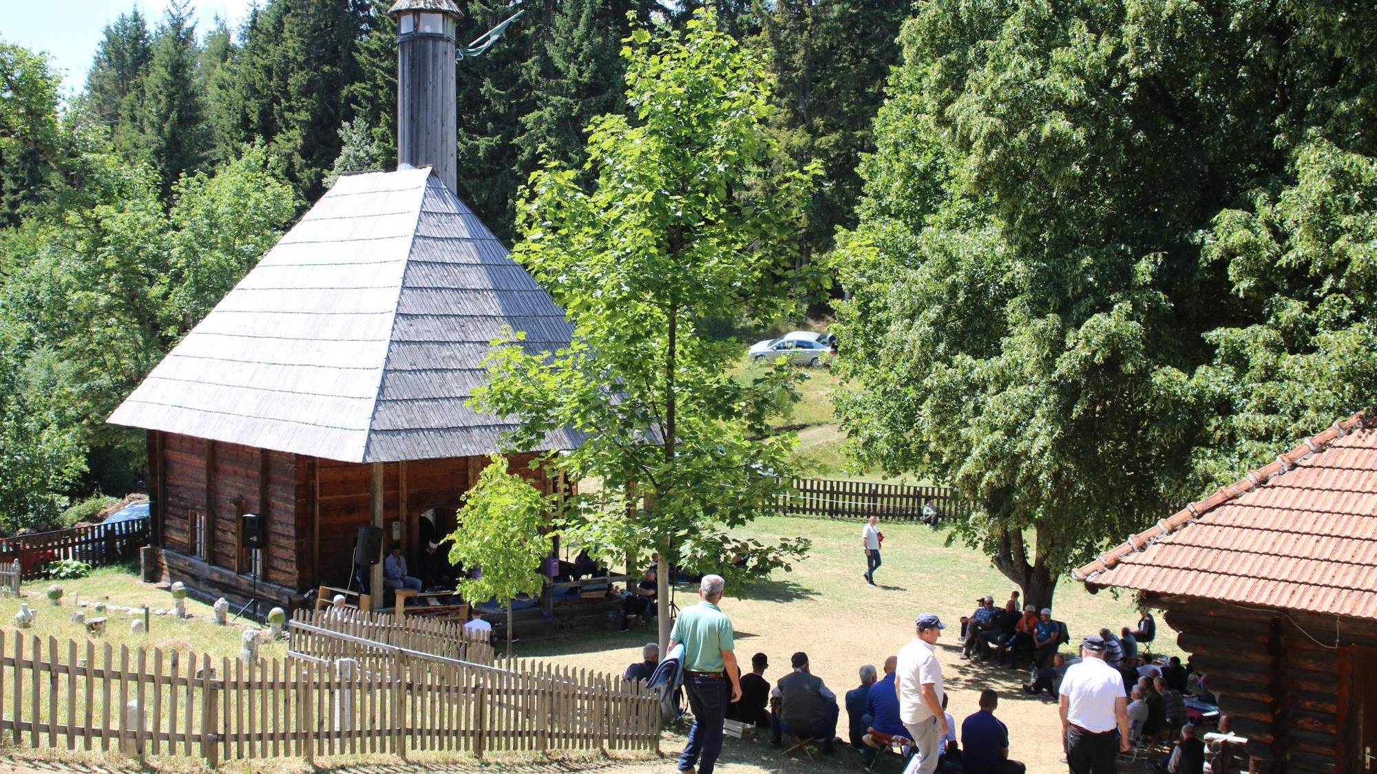 Proučena tradicionalna hatma-dova na Karićima: Uz sve dunjalučke uloge, naš prioritet je pokornost Gospodaru