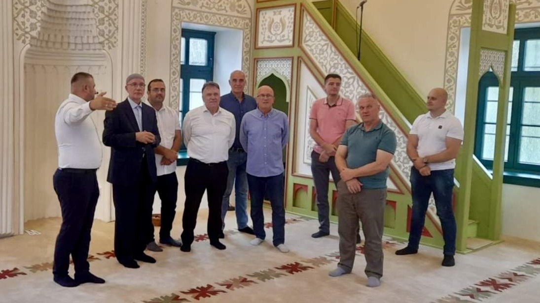 Gradačac: Muftija Fazlović posjetio džemat Svirac i obišao radove na obnovi džamije