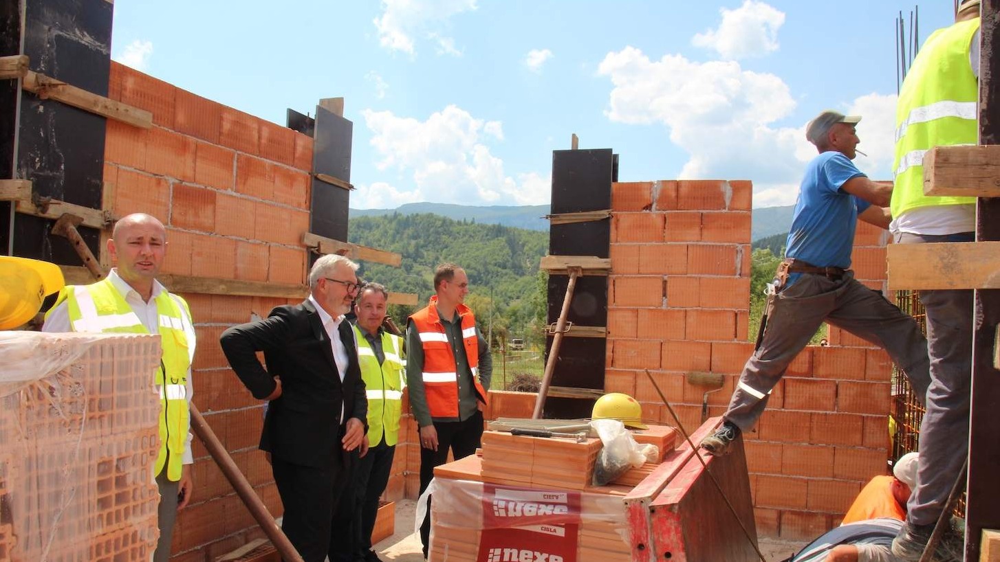 U Jablanici potpisani ugovori s 50 domaćinstava za obnovu kuća: Islamska zajednica osigurala više od pet miliona KM pomoći stradalima u poplavama