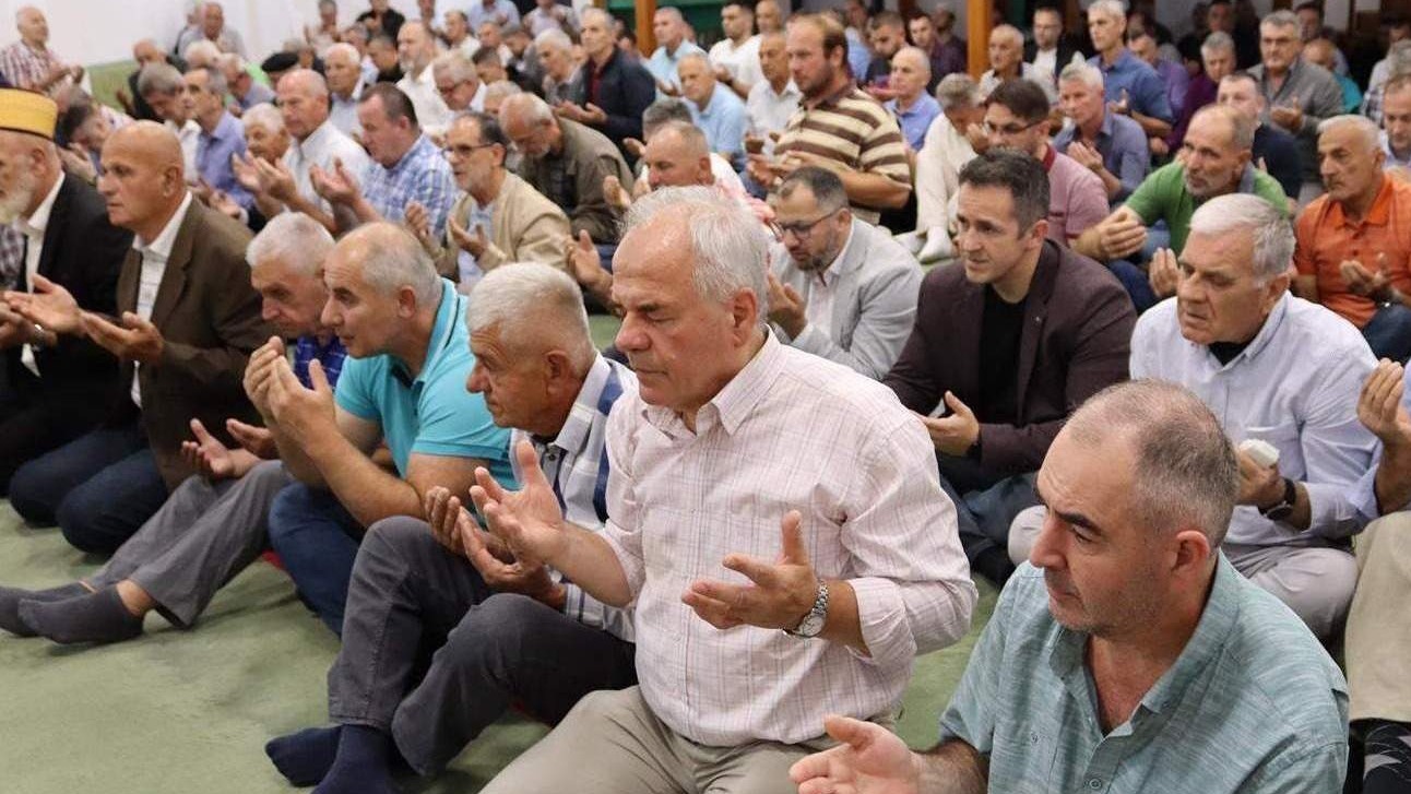 U petak poslije džuma-namaza bit će proučena dova za obespravljene i progonjene muslimane posvećena muslimanima Kašmira
