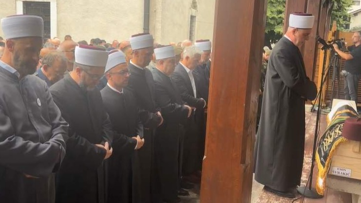 Reisul-ulema predvodio dženaza-namaz Eminu Švrakiću: Bio je pouzdan za Bosnu i za svoj narod
