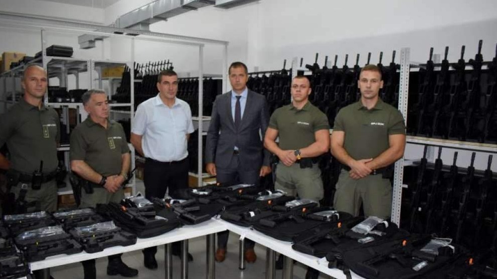 Uprava policije MUP-a ZDK nabavkom novog službenog naoružanja potvrđuje ozbiljnost