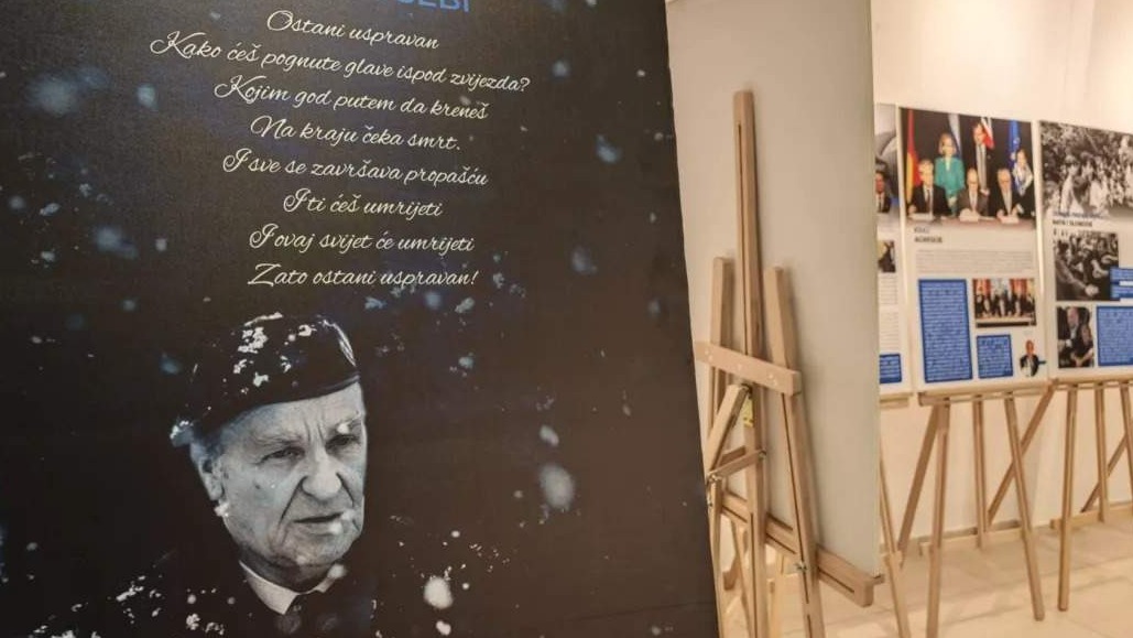 Povodom stote godišnjice rođenja Alije Izetbegovića u Galeriji Novi Grad otvorena izložba "Sjećanja"