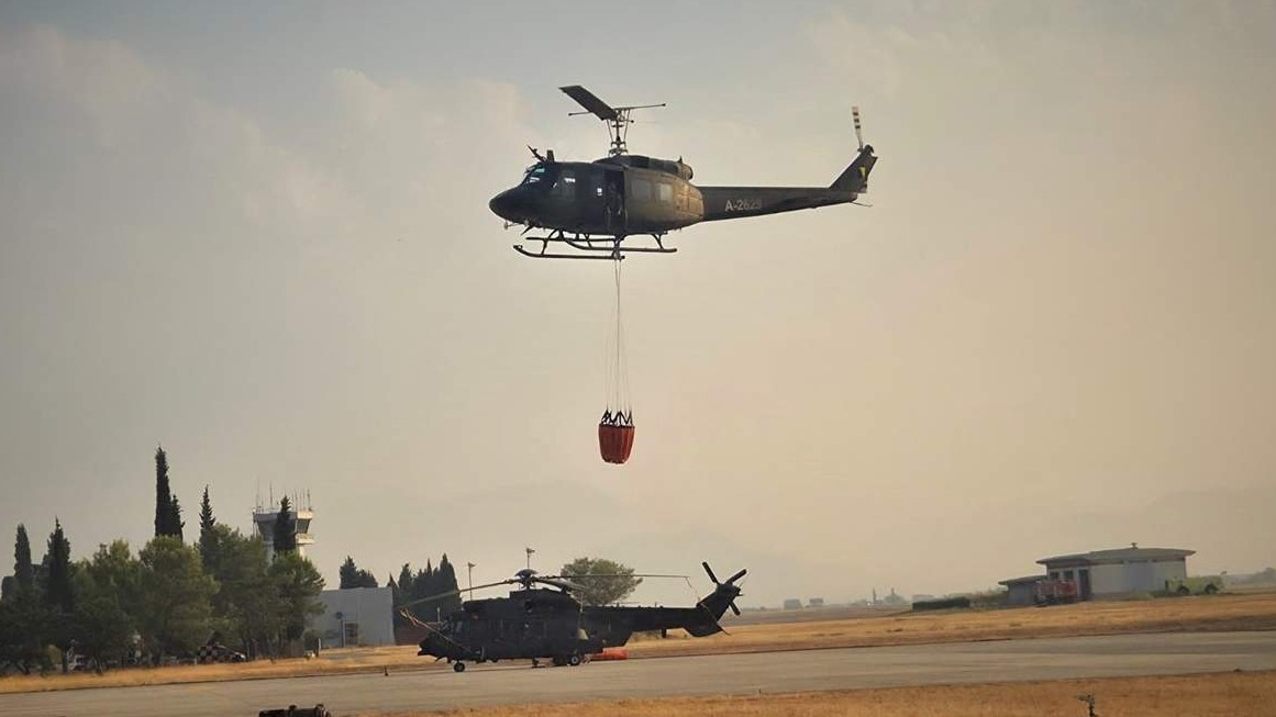 Posada i helikopter Oružanih snaga BiH gase požar u Crnoj Gori