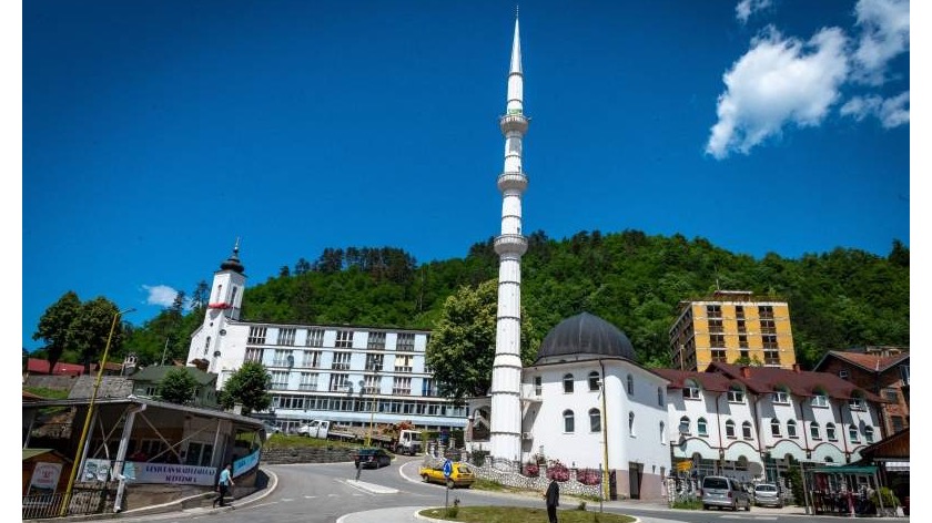 Tužilaštvo BiH odbacilo prijavu o puštanju muzike iz crkve na dan dženaze u Srebrenici