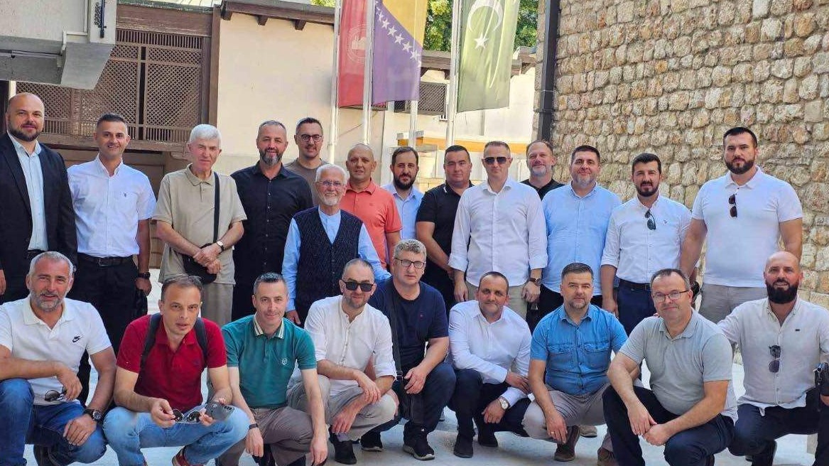 450. generacija Gazi Husrev-begove medrese obilježila 25 godina od završetka školovanja