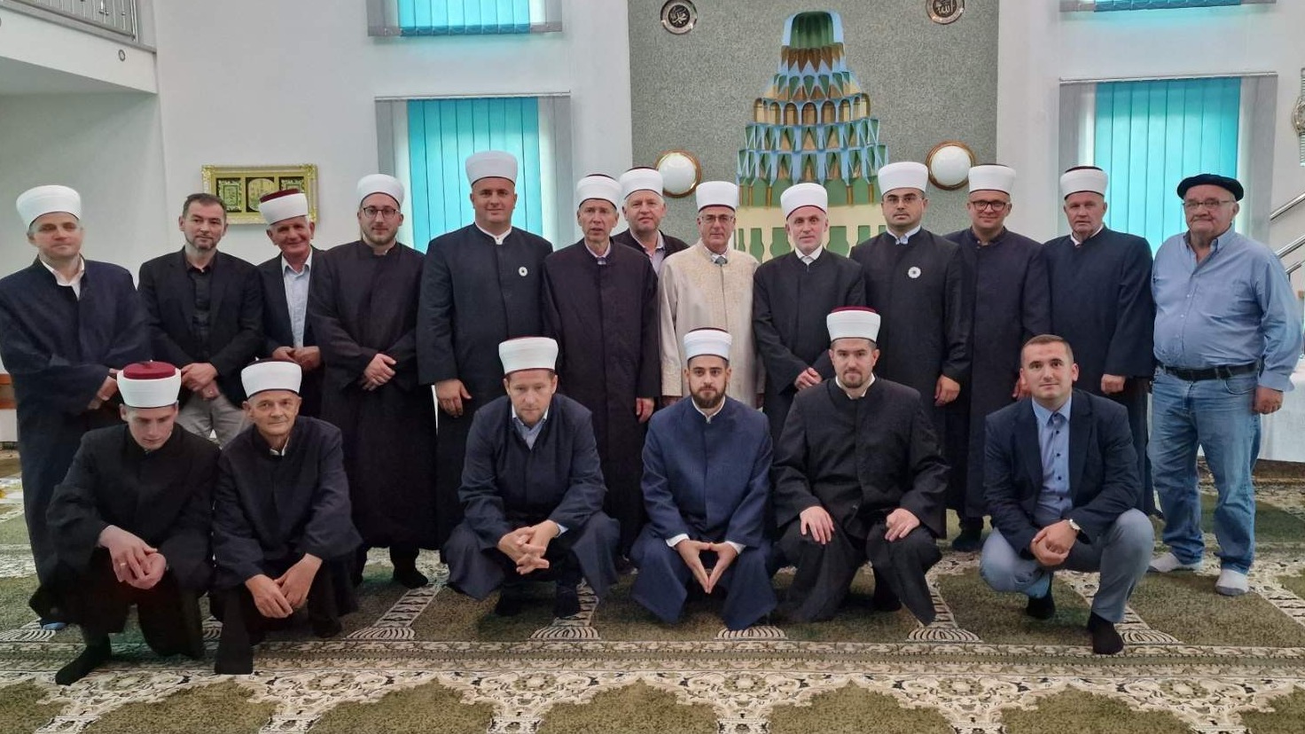 MIZ Cazin: Ispraćaj Hasan-ef. Pašića u penziju nakon 40 godina službe u džematu Čajići