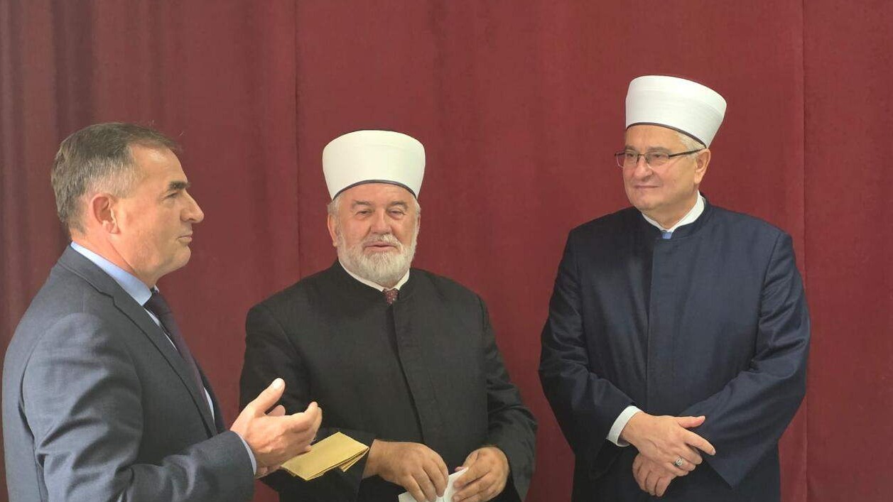 Medžlis Gunja: Ispraćaj u penziju Idriz-ef. Bešića