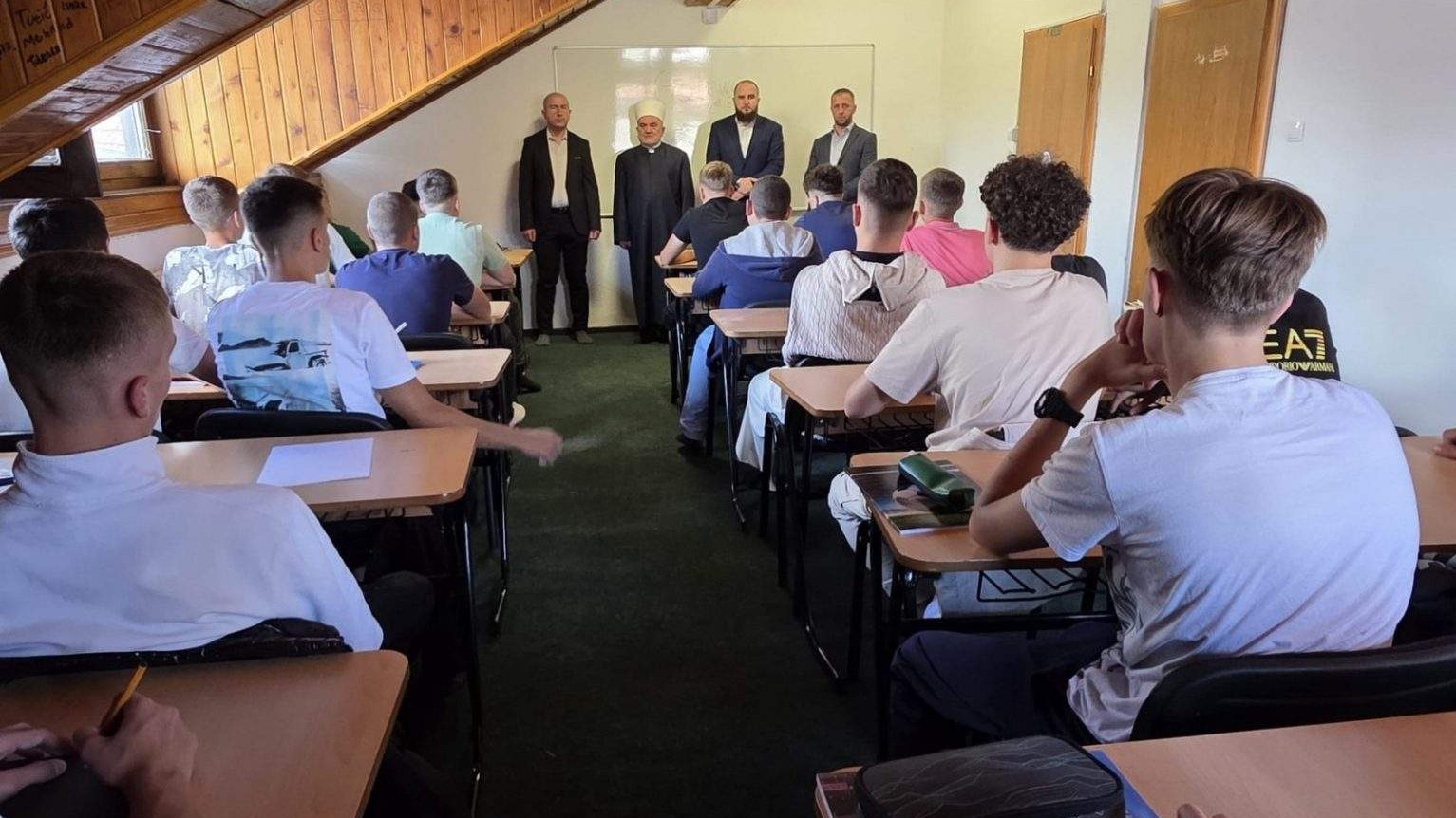 Muftija Dudić obišao prva odjeljenja Medrese Gazi Isa-beg
