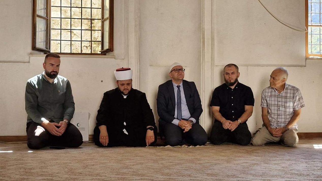Muftija mostarski dr. Salem-ef. Dedović posjetio Sultan Selimov mesdžid kod Starog mosta