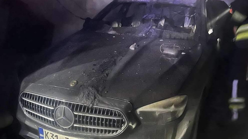Zapaljen automobil Dževada Mahmutovića, delegata u Vijeću naroda RS