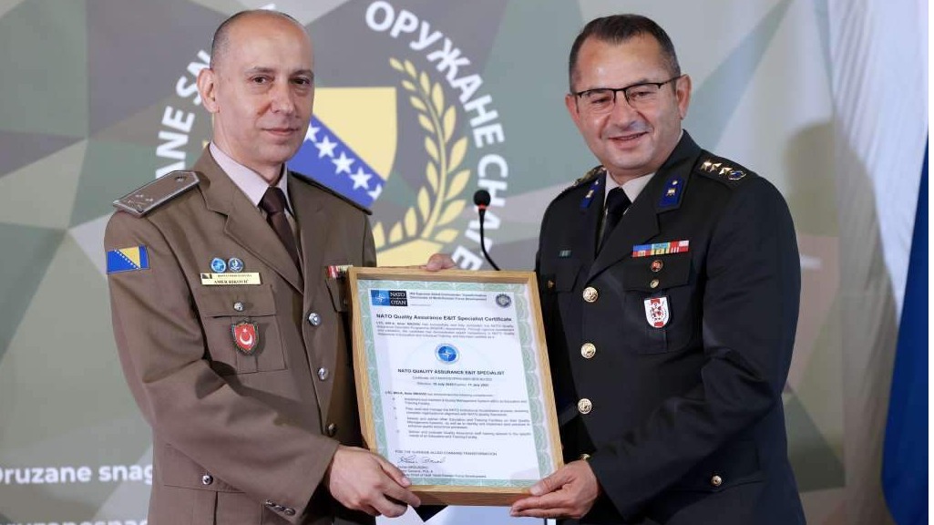 Pukovniku Ameru Rikoviću dodijeljena individualna NATO akreditacija i Medalja za vojne zasluge MOBiH