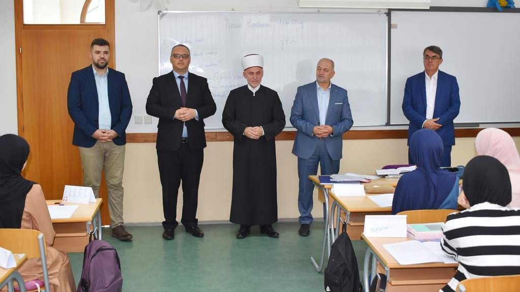Muftija Kudić posjetio medresu u Cazinu povodom početka nove školske godine
