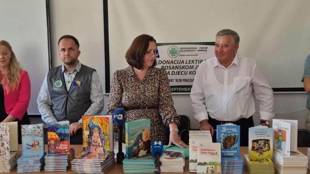 MFS-EMMAUS donirao lektire na bosanskom jeziku za djecu Kosova i Sjeverne Makedonije