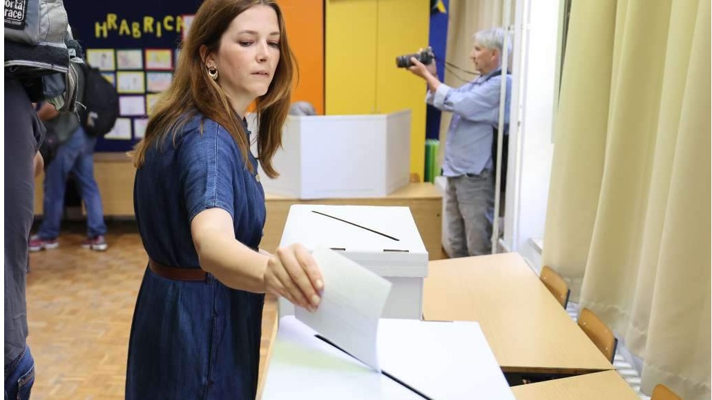 Demokratija širom svijeta nastavila slabiti