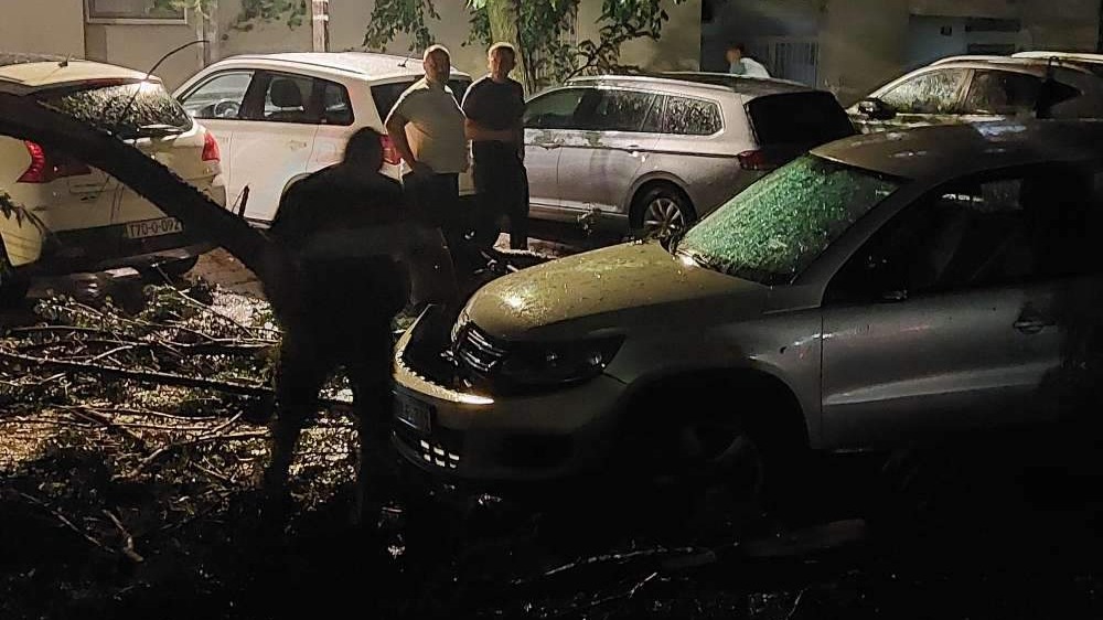 Olujno nevrijeme poharalo Mostar