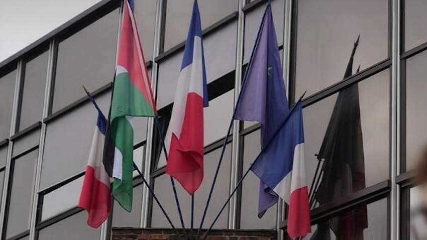 Palestinska zastava podignuta na 21 gradskoj vijećnici širom Francuske uprkos zabrani